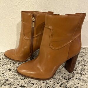 Elegant Tan Leather Vince Camuto Ankle Boots